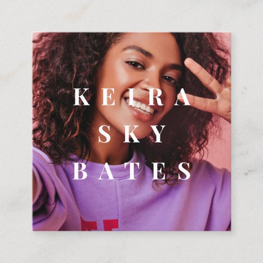 モダンスタイリッシュタイポグラフィ スクエア名刺 (正面)