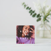 モダンスタイリッシュタイポグラフィ スクエア名刺 (スタンド正面)