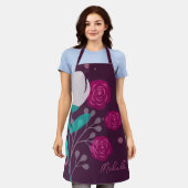 モダンスタイリッシュフローラパーソナライズされたスクリプト エプロン (着用した状態)