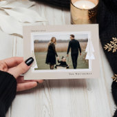 モダンストライプフレームエバーグリーンクリスマスツリーフォト シーズンカード