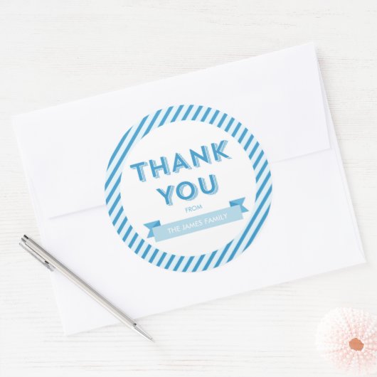 モダンストライプブルーベビーシャワーありがとう ラウンドシール (封筒)