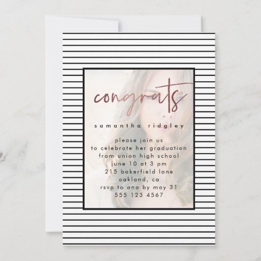 モダンストライプ卒業式パーティーフォトとオーバーレイ 招待状 (裏面)
