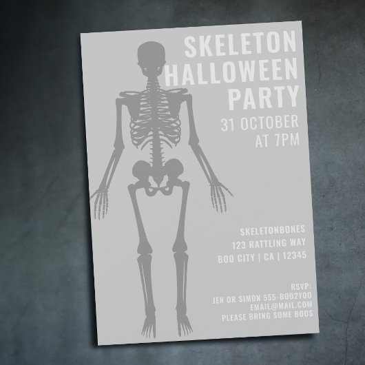 モダンスプーキーなスケルトンのハロウィンパーティー招待状 招待状