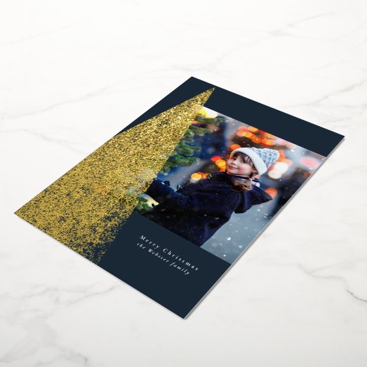 モダンスペックルクリスマスツリーネイビーひとときの写真 箔シーズンカード (回転した状態)