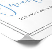 モダンタイポグラフィほこりっぽい青い愛は甘いサイン ポスター (角)