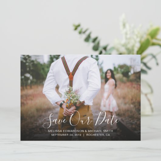 モダンタイポグラフィエレガント写真日付を保存 招待状 (スタンド正面)