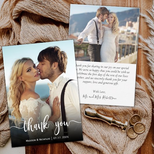 モダンタイポグラフィオーバーレイスクリプト結婚の写真 サンキューカード