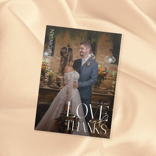 モダンタイポグラフィオーバーレイ文字と写真 | 結婚s サンキューカード