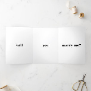 モダンタイポグラフィカスタム結婚の申し出 三つ折りカード