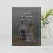 モダンタイポグラフィフォトオーバーレイエレガントな結婚式 招待状 (スタンド正面)