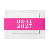 モダンタイポグラフィホットピンク結婚式招待状 招待状ベリーバンド (正面例)