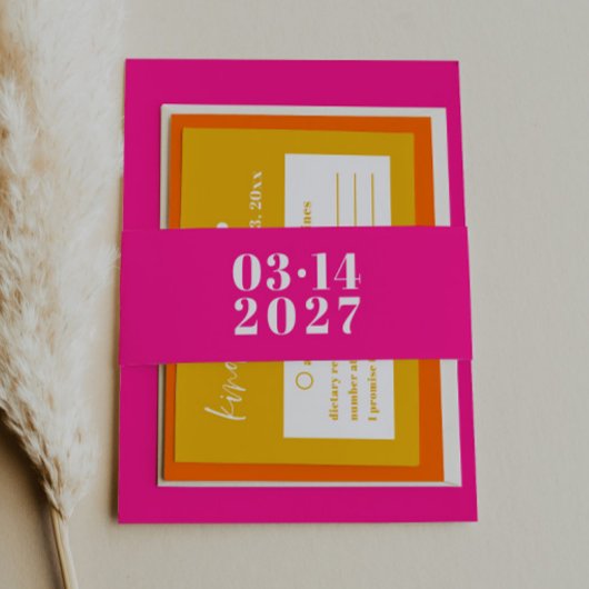 モダンタイポグラフィホットピンク結婚式招待状 招待状ベリーバンド