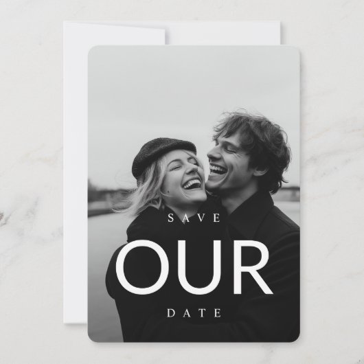 モダンタイポグラフィ結婚式の日付写真を保存 招待状 (正面)