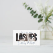 モダンタイポグラフィ「LASHES by」アフターケア 名刺 (スタンド正面)