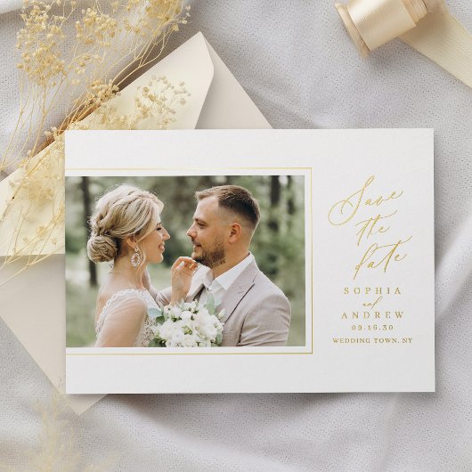 モダンチックなミニマリストのスクリプト写真の結婚式延期はがき 箔招待状