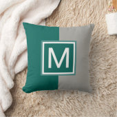 モダンティール(緑がかった色)とグレイモノグラムの クッション (ブランケット)