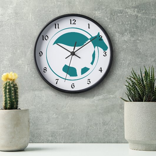 モダンティール(緑がかった色)ウアスサークルのロゴ ラウンド壁時計