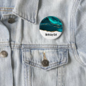 モダンティール（緑がかった色）スタイリッシュゲート&金ゴールドリボン誕生日 缶バッジ (インサイチュ)