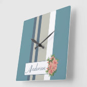 モダンティール(緑がかった色)ブルー・アンド・タン・ストライプのフローラ スクエア壁時計 (傾斜)