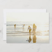 モダンティール（緑がかった色）暖かい願い2つのビーチ家族の写真 シーズンカード (裏面)