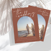 モダンテラコッタアーチイニシャル写真結婚の 招待状