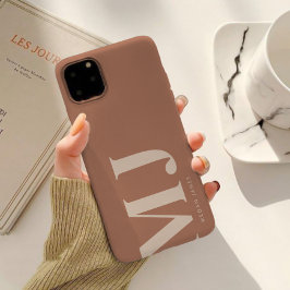 モダンテラコッタモノグラム iPhone 15ケース