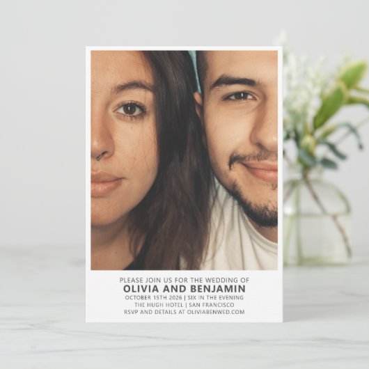 モダントレンディーはっきりしたタイポグラフィ写真結婚の 招待状 (スタンド正面)