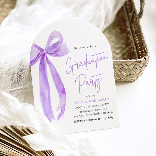 モダントレンディーエレガントパープルボウ卒業式アーチ 招待状