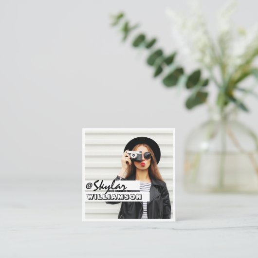 モダントレンディーソーシャルメディ後を追アのMe写真 スクエア名刺 (スタンド正面)