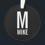 モダンパーソナライズされたはっきりしたモノグラム名 オーナメント<br><div class="desc">モダンBlack and White Monogramのはっきりしたデザインモダンは、モノグラムと名前をサパーソナライズされたーセリフのフォントスタイルではっきりした特集したもの。このホリデーシーズンモダンは、ロフト/ミニマリストのホームデコールアクセサリーとして完璧。</div>