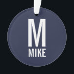 モダンパーソナライズされたはっきりしたモノグラム名 オーナメント<br><div class="desc">モダンBlack and White Monogramのはっきりしたデザインモダンは、モノグラムと名前をサパーソナライズされたーセリフのフォントスタイルではっきりした特集したもの。このホリデーシーズンモダンは、ロフト/ミニマリストのホームデコールアクセサリーとして完璧。</div>