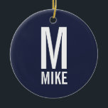 モダンパーソナライズされたはっきりしたモノグラム名 セラミックオーナメント<br><div class="desc">モダンBlack and White Monogramのはっきりしたデザインモダンは、モノグラムと名前をサパーソナライズされたーセリフのフォントスタイルではっきりした特集したもの。このホリデーシーズンモダンは、ロフト/ミニマリストのホームデコールアクセサリーとして完璧。</div>