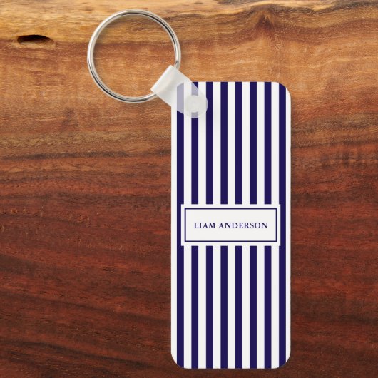 モダンパーソナライズされたシンプルネイビー縦型ストライプの キーホルダー (正面)