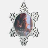 モダンパーソナライズされたベビー初めてのクリスマス写真 スノーフレークピューターオーナメント (右)