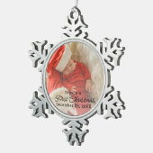 モダンパーソナライズされたベビー初めてのクリスマス写真 スノーフレークピューターオーナメント (右)