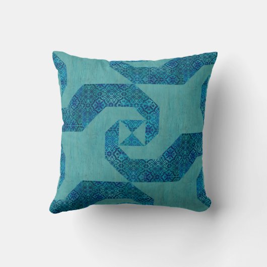 モダンビーチティール（緑がかった色）ターコイズ波模様と木材 クッション (裏面)