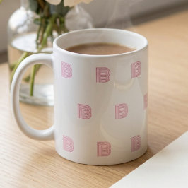 モダンピンクのシンプルなイニシャルモノグラム コーヒーマグカップ