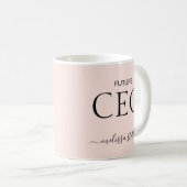 モダンピンクの未来のCEOネーム | 女性らしいギフト コーヒーマグカップ (正面右)