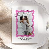 モダンピンクの波状透明フレーム、結婚式の写真 サンキューカード