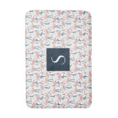 モダンピンクフラミンゴモノグラム バスマット (正面縦)
