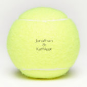 モダンフォントパーソナライズされたカスタムカップル名 テニスボール (正面)