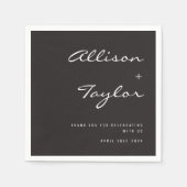 モダンフォントミュートされた黒いカップルの名結婚前 スタンダードカクテルナプキン (正面)