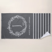 モダンフローラリース名およびイニシャルモダン ビーチタオル (正面)