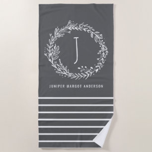 モダンフローラリース名とイニシャルモダン ビーチタオル