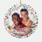 モダンフローラ婚約した初めてのクリスマス セラミックオーナメント (裏面)