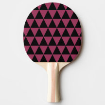 モダンブラック、サングリアピンクの幾何学的な三角形