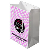 モダンプロフェッショナルカスタムブランド市松模様にピンク ミディアムペーパーバッグ (裏面アングル)