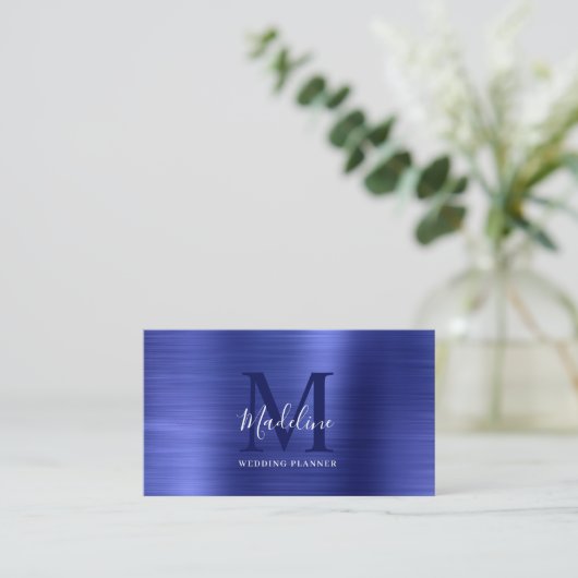 モダンプロフェッショナルブラシ仕上げメタリックブルーモノグラム 名刺 (スタンド正面)