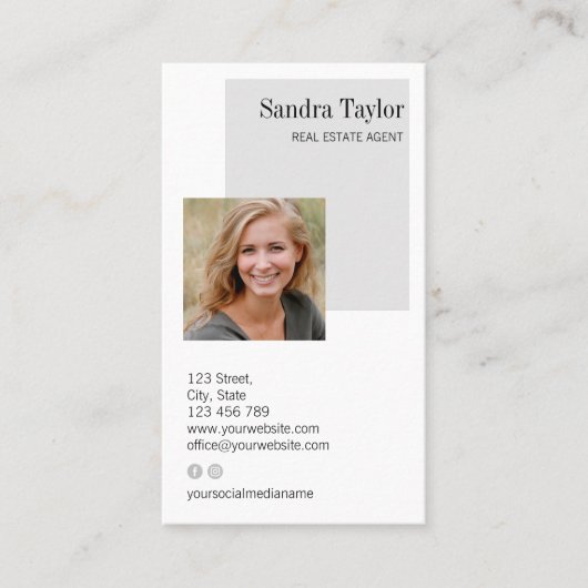 モダンプロフェッショナルロゴを追加実在する 名刺 (正面)