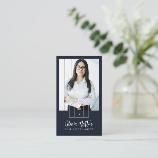 モダンプロフェッショナル実在写真とロゴ 名刺 (スタンド正面)